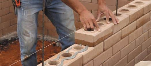 Mão de obra tijolo ecológico