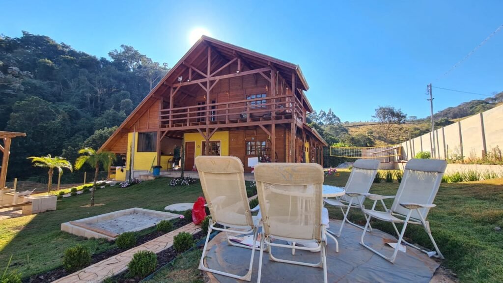 Sobrado de casa pré-fabricada com 4 quartos