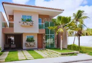 A casa convencional, o lar tradicional que acolhe famílias com amor.