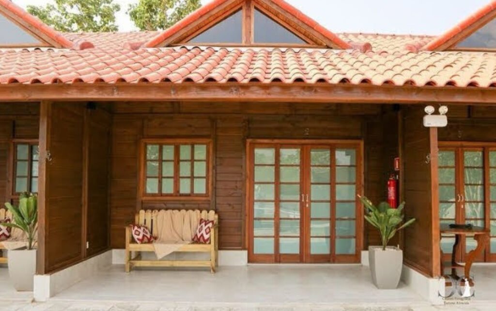 Casas, onde a vida se desenrola em momentos de felicidade.