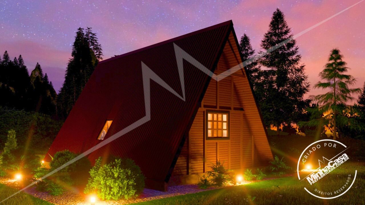 Chalé A-Frame 1.1 de 48m² — Fachada posterior em visão noturna Chalé A-Frame 1.1 de 48m² pré-fabricado em madeira pinus autoclave — fachada posterior em visão noturna